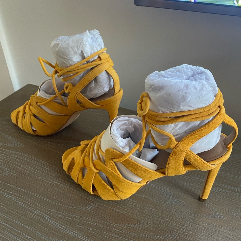 Banana Republic Suede Heel